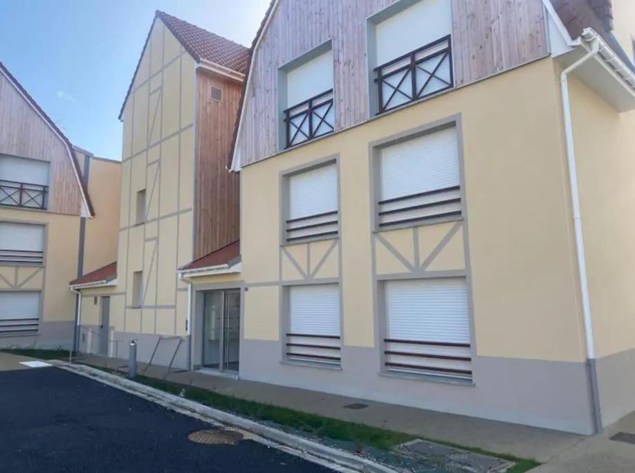 Le Saint Val 004, Appart. Neuf, Jardin, Parking Exterior foto